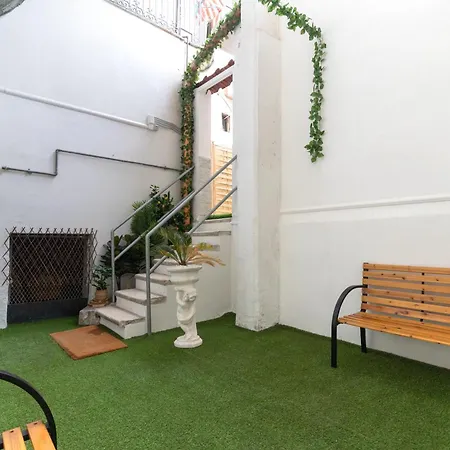 Aurisa Apartment *